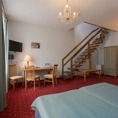 Aparthotel Elofthotel 3*