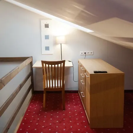 Aparthotel Elofthotel 3*